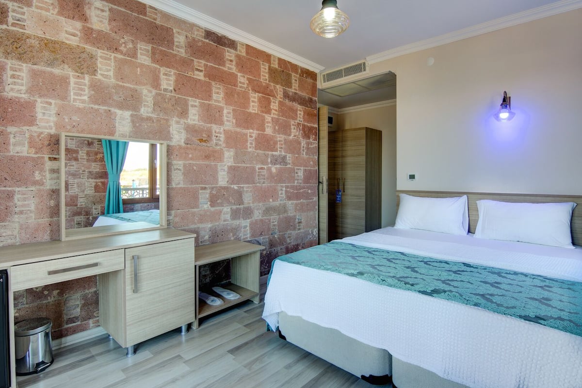Standard Room | Premium bedding, minibar, free WiFi