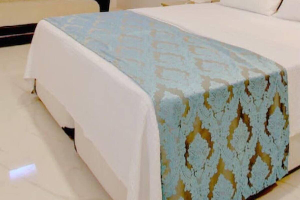 Economy Double Room, No Windows | Premium bedding, minibar, free WiFi