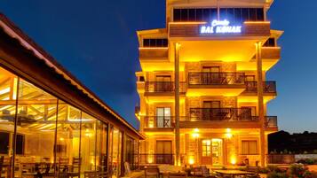 Free daily local cuisine breakfast