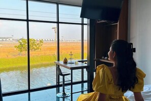 Desk, laptop workspace, free WiFi - Skyline Resort (Bang Phli)