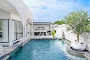 Desk, laptop workspace, free WiFi - Skyline Resort (Bang Phli)