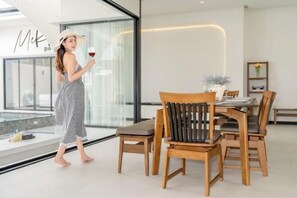 Desk, laptop workspace, free WiFi - Skyline Resort (Bang Phli)