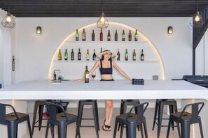 Escrivaninha, espaço de trabalho para notebook, Wi-Fi de cortesia