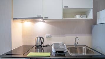 Condo, 2 Bedrooms, Accessible, Balcony | Interior