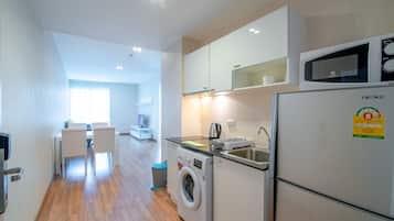 Condo, 2 Bedrooms, Accessible, Balcony | Interior