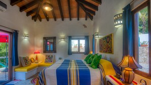 Living area - Special Place Where you Combine the Peace of the Jungle With the Ocean View (San Francisco)