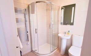 House, 3 Bedrooms, Fireplace, Sea View | Bathroom