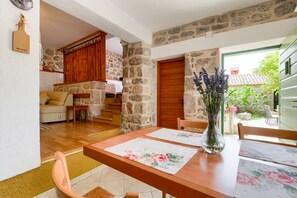 Dining - Traditional Stone House Adrian (Starigrad)