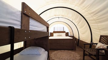 1 bedroom, premium bedding, free cribs/infant beds, bed sheets
