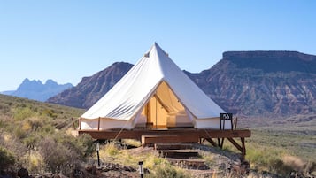 Watchman Tent | 1 bedroom, premium bedding, free cribs/infant beds, bed sheets