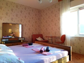 Huoneisto, 2 makuuhuonetta, tupakointi sallittu, parveke | 3 makuuhuonetta, silitysrauta/-lauta, Wi-Fi