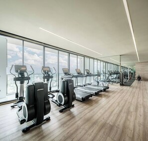 Apartamento, 1 quarto, sacada, vista para a cidade | Sala de fitness