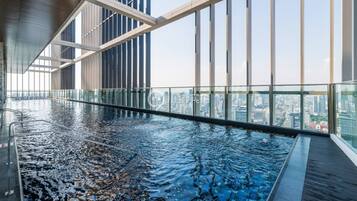 Apartamento, 1 habitación, balcón, vistas a la ciudad | Piscina | Una piscina al aire libre