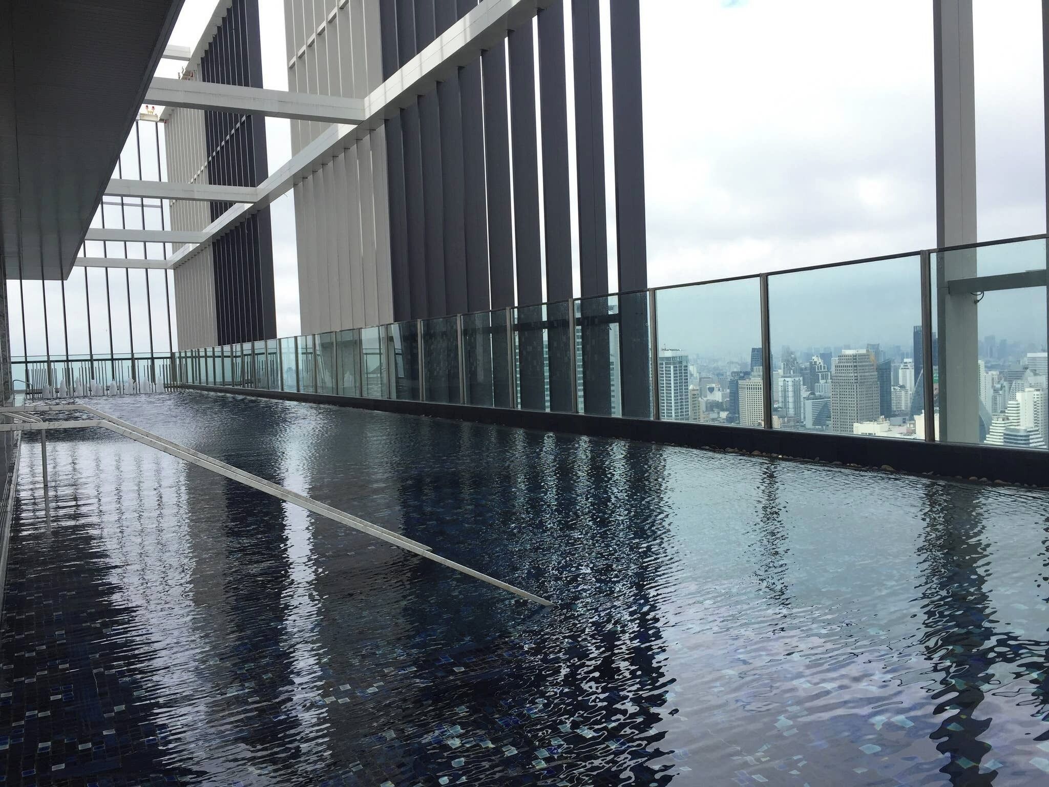 อพาร์ทเมนท์, 1 ห้องนอน, พร้อมสิ่งอำนวยความสะดวกสำหรับผู้พิการ, ระเบียง | สระว่ายน้ำ | สระว่ายน้ำกลางแจ้ง