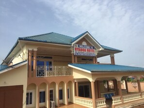 Front of property - Nyaboa Hotel (Kumasi)