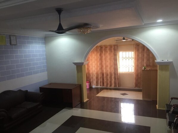 Interior - Nyaboa Hotel (Kumasi)