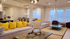 Smart-TV, Videospiele, Bücher, Musikbibliothek