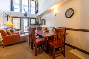 Dining - 2 Bedrooms | Mountain Views l AC (Fernie)