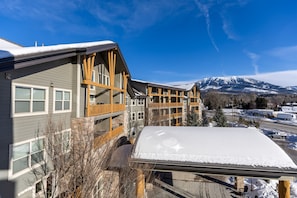Exterior - 2 Bedrooms | Mountain Views l AC (Fernie)