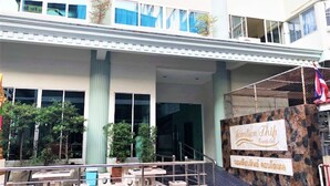 Condo, 1 habitación, para fumadores | Entrada de la propiedad
