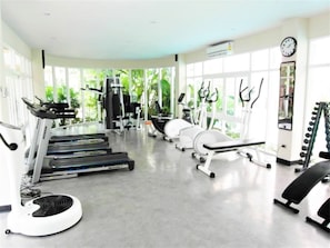 Condo, 1 habitación, para fumadores, balcón | Sala de fitness