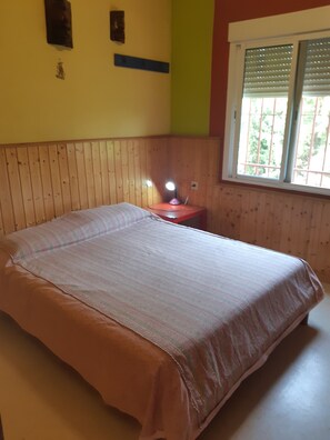 3 bedrooms, free WiFi, bed sheets