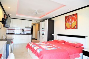Condo, 1 Bedroom, Smoking, Balcony