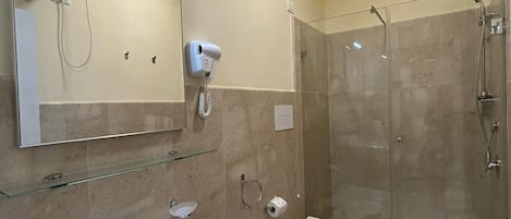 Single Room | Bilik Mandi | Pancuran mandi, kelengkapan dandanan diri percuma, pengering rambut