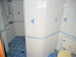 Condo, 1 Bedroom, Balcony, City View | Bathroom