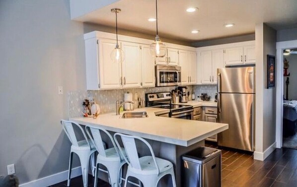 Fridge, microwave, oven, stovetop