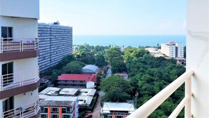 Balcony - Sea View Apartment Rimhad Condominium Pattaya (Pattaya)