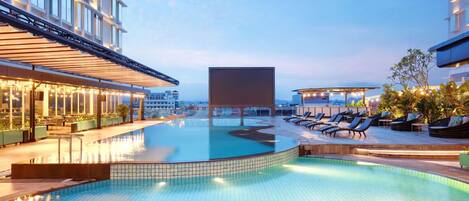 Outdoor pool, pool loungers