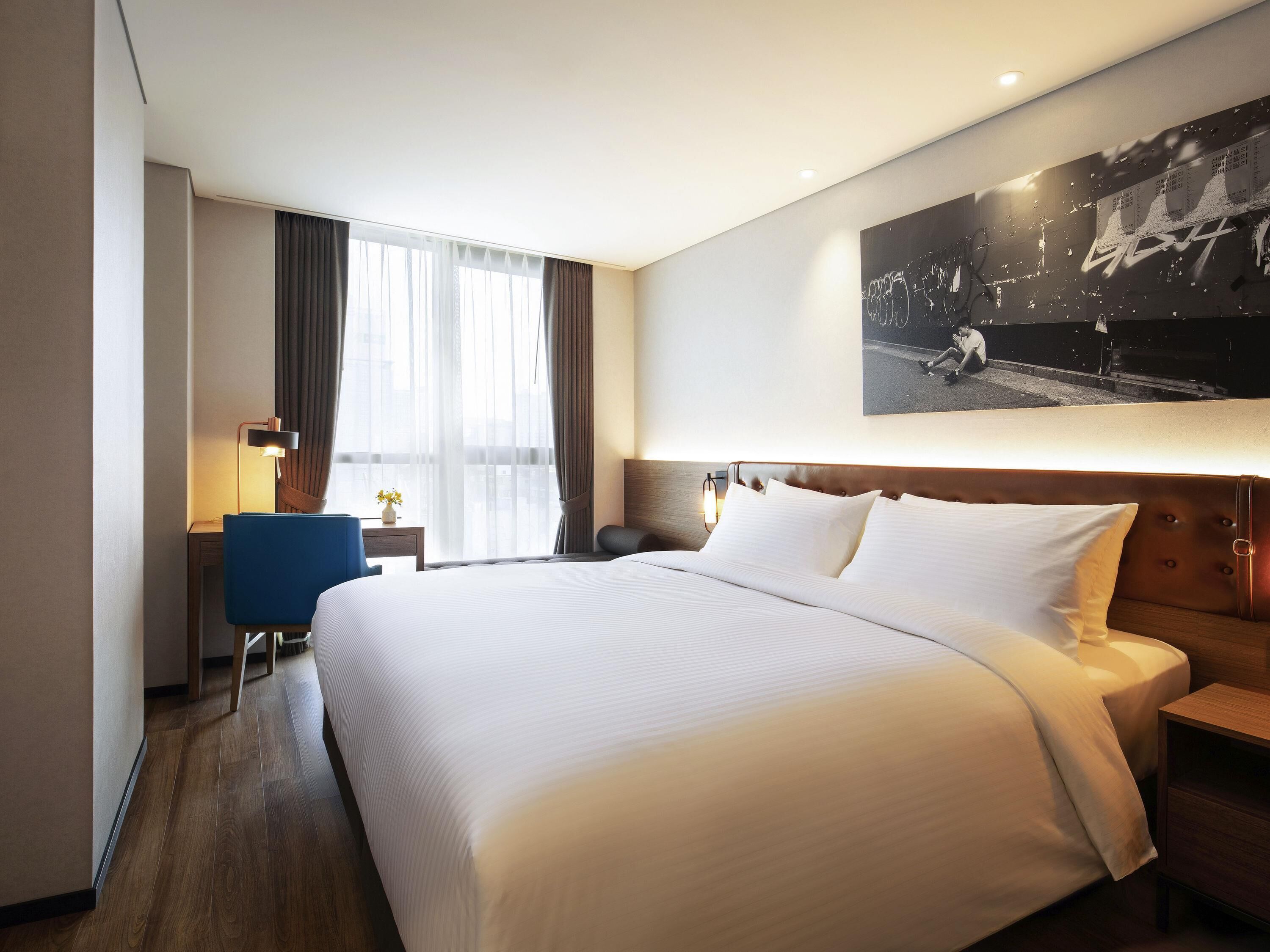 Rom – standard, 1 kingsize-seng | Sengetøy av topp kvalitet, safe på rommet og individuelt innredet