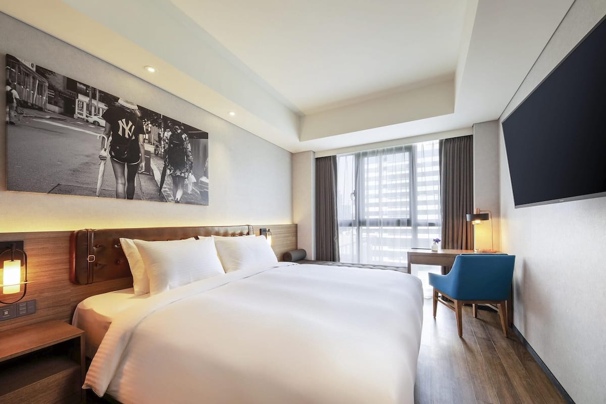 Superior Room, 1 King Bed