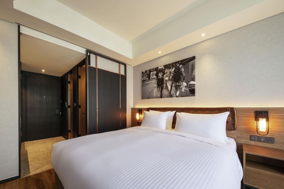Superior Room, 1 King Bed | Premium bedding, in-room safe, individually furnished, desk