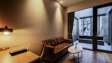 Premium bedding, in-room safe, individually furnished, desk