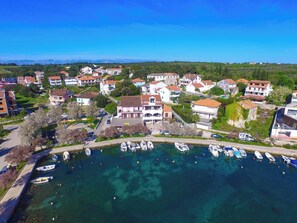 Apartamento, 2 quartos, sacada, vista para o oceano | Fachada da propriedade
