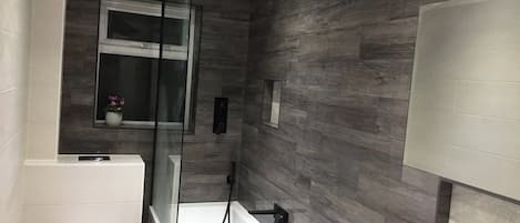 Room, 1 Bedroom | Bathroom | Towels