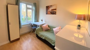 Room - Diana's House - City Centre, Next to St James Park (Newcastle-upon-Tyne)