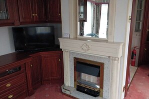 Living room - The Boat House Chalet - Boat of Garten - Near Aviemore - Sleeps 6 (Boat of Garten)