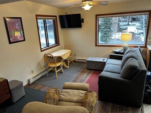 Smart TV - Base area Unit! Short walk to lift! Clean and comfortable! Best deal (Durango)