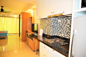 Condo, 1 Bedroom, Smoking, Balcony | Interior - Pattaya Plaza Condotel Large Studio Apartment Sukhumvit (Pattaya)