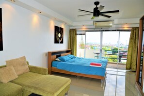 Condo, 1 Bedroom, Smoking, Balcony | 1 bedroom - Pattaya Plaza Condotel Large Studio Apartment Sukhumvit (Pattaya)