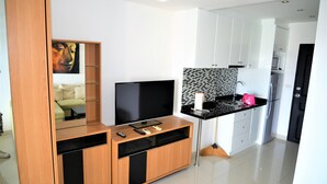 Condo, 1 Bedroom, Smoking, Balcony | Interior