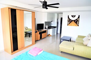 Condo, 1 Bedroom, Smoking, Balcony | Interior