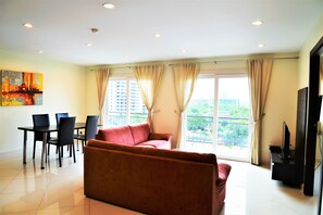 Condo, 2 Bedrooms, Smoking, Balcony | Living room - Park Lane Resort Pattaya 2 Bedroom Condo Fully Equiped (Pattaya)
