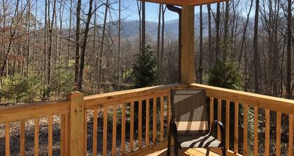 Mountain Views, Fire Pit, Minutes From Downtown Asheville
