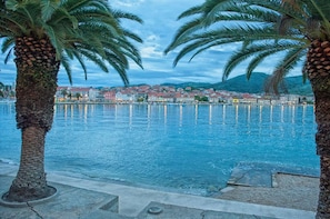 Pool - Beautiful new Apartment Near the Beach - Vela Luka -korcula Island (Vela Luka)
