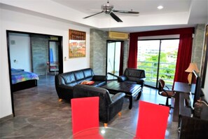 Apartment, 1 Bedroom, Accessible, Smoking | Dining - View Talay 2A sea View Apartment Pattaya (Pattaya)