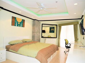 Apartment, 1 Bedroom, Smoking, Balcony - Jomtien Beach Condominium A2 With Stylish European Style Kitchen (Pattaya)